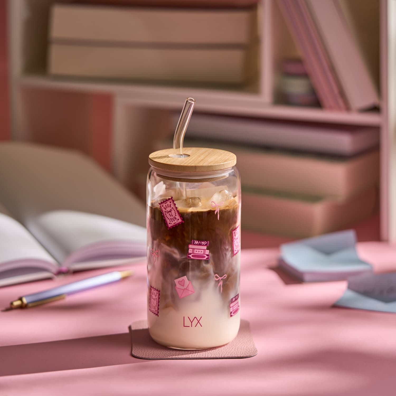 Abbildung BOOK CLUB Iced Coffee Glas