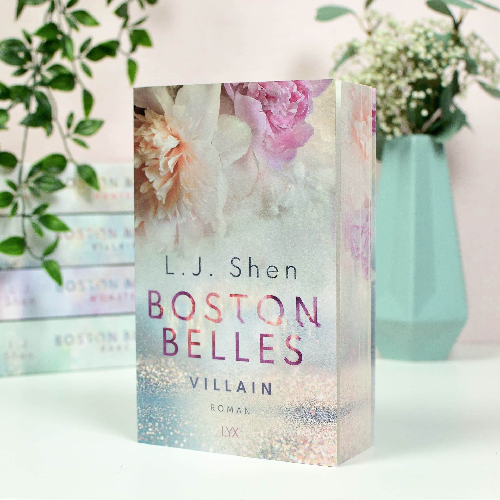 Boston Belles - Villain (Farbschnitt Ausgabe)