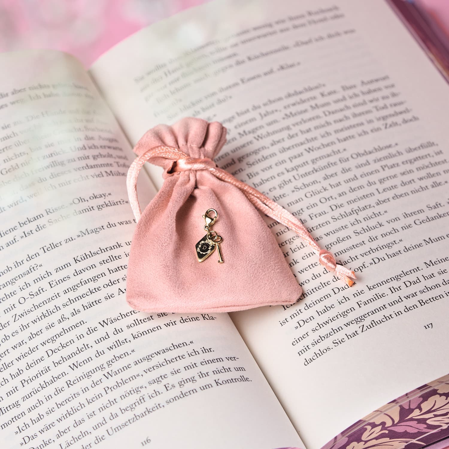 LYX Charms: THE DARLINGTON