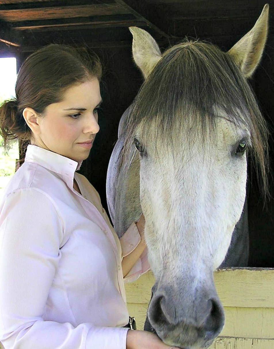 Portrait: Mimi Matthews