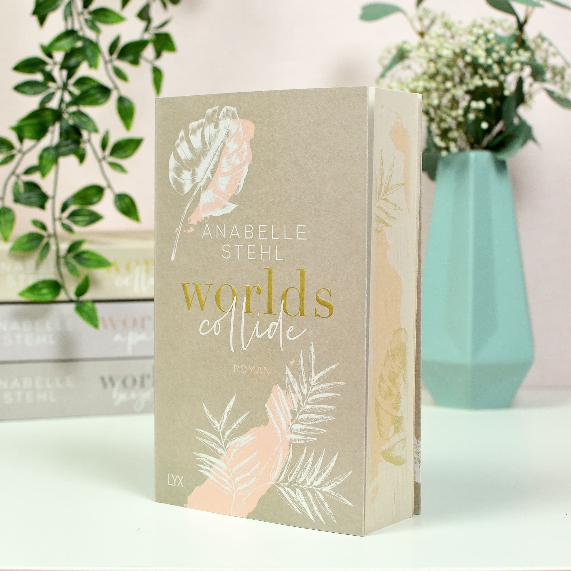 Worlds Collide (Farbschnitt Ausgabe)